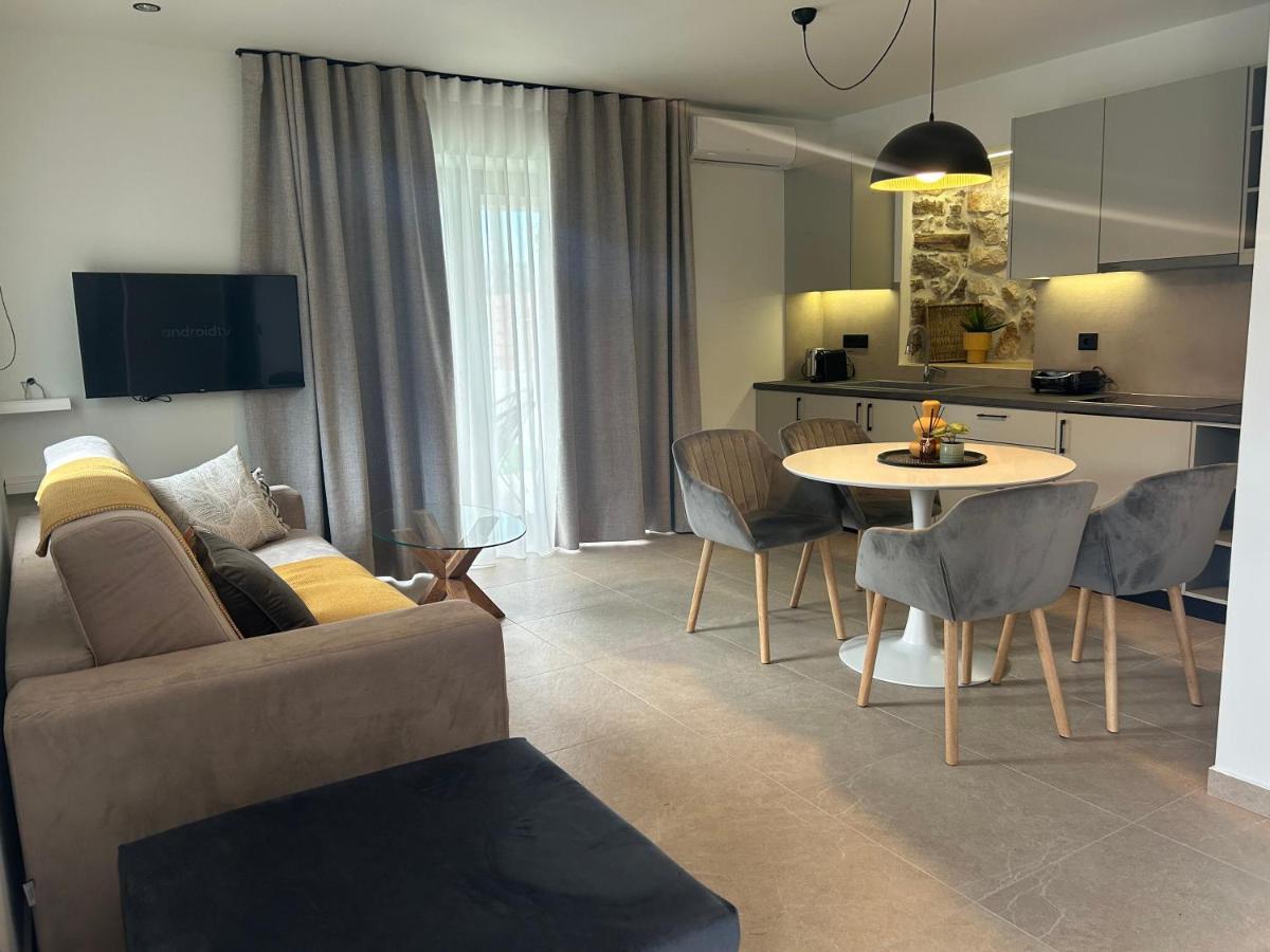 Piedra Luxury Apartments نافبليو المظهر الخارجي الصورة
