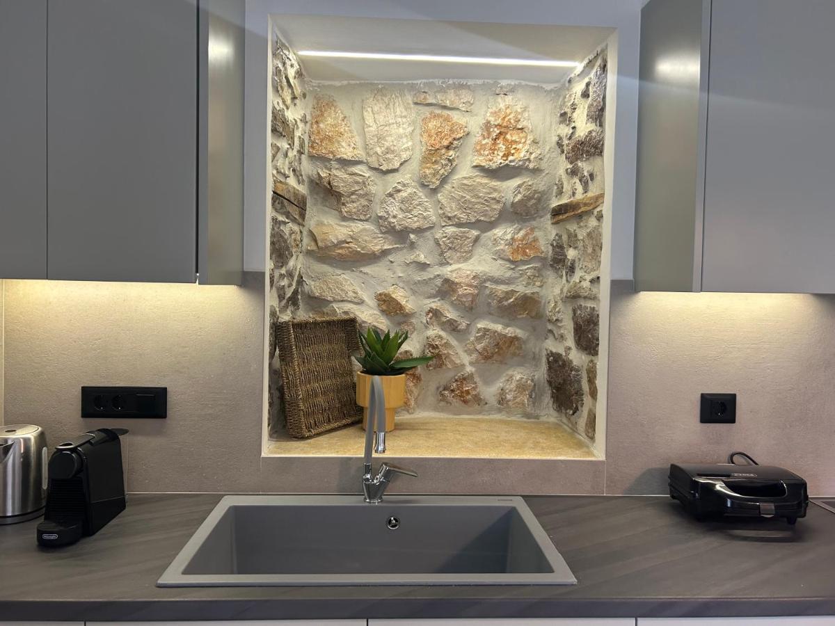 Piedra Luxury Apartments نافبليو المظهر الخارجي الصورة