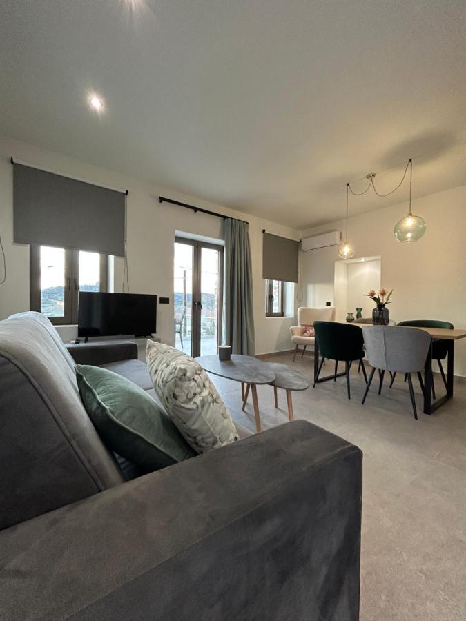 Piedra Luxury Apartments نافبليو المظهر الخارجي الصورة