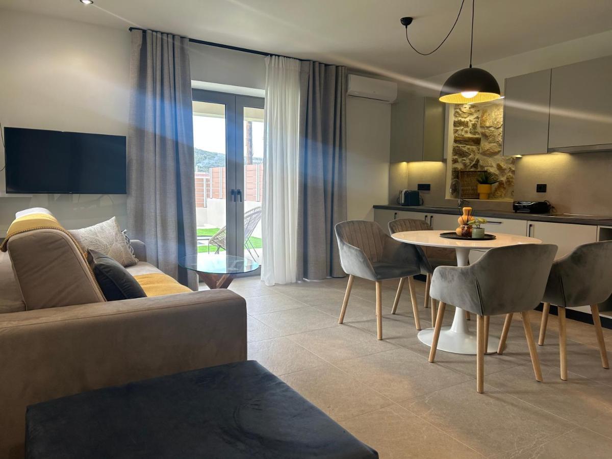 Piedra Luxury Apartments نافبليو المظهر الخارجي الصورة